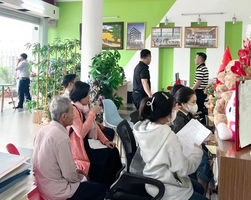 Không Khí Tấp Nập - Rộn Ràng Tại Đại Việt Cần Thơ