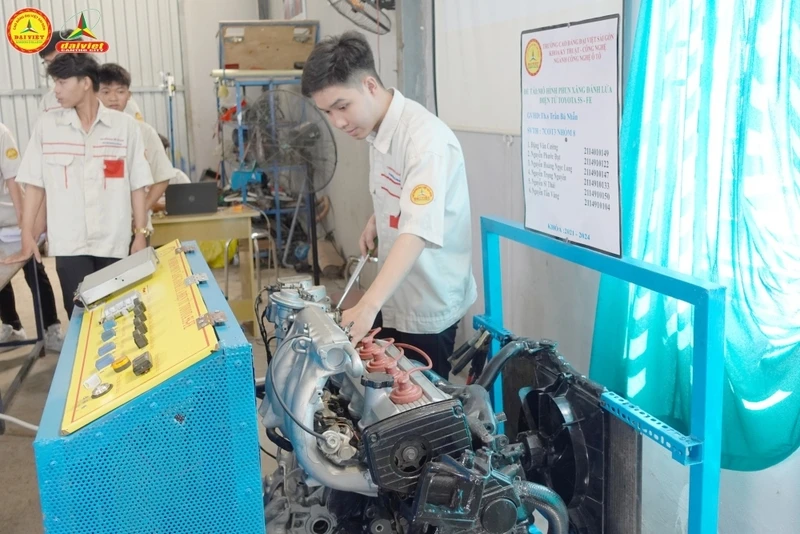 Một Buổi Báo Cáo Khóa Luận Tốt Nghiệp Tại Đại Việt Tp Cần Thơ Sẽ Như Thế Nào ?