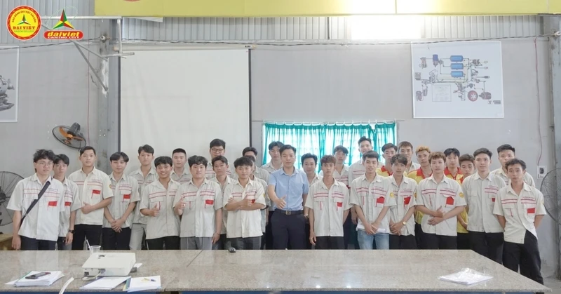 Một Buổi Báo Cáo Khóa Luận Tốt Nghiệp Tại Đại Việt Tp Cần Thơ Sẽ Như Thế Nào ?