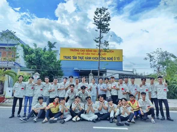 Câu chuyện bông hồng lớp Công nghệ Ô tô và cơ hội tuyển sinh tại Trường Cao Đẳng Đại Việt Sài Gòn Cơ Sở Cần Thơ