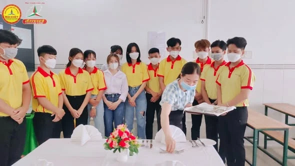 Ngành Quản Trị Nhà Hàng: Cơ Hội Nghề Nghiệp và Tuyển Sinh Đại Việt Sài Gòn Cơ Sở Cần Thơ