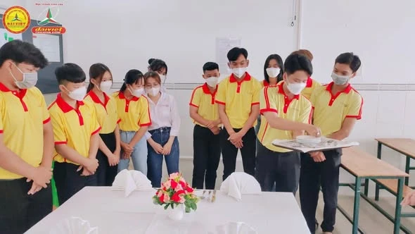 Ngành Quản Trị Nhà Hàng: Cơ Hội Nghề Nghiệp và Tuyển Sinh Đại Việt Sài Gòn Cơ Sở Cần Thơ