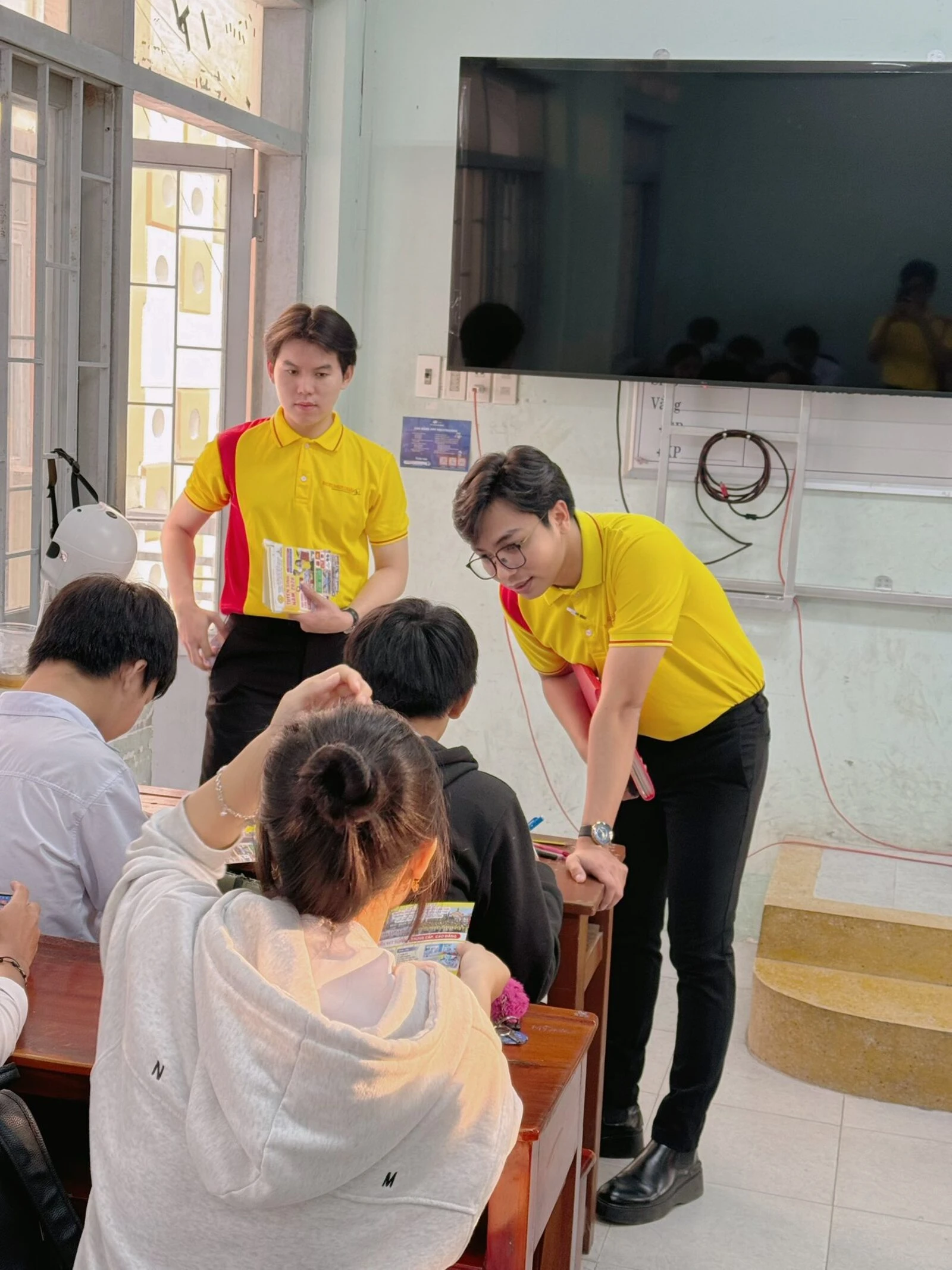 TẾT ĐẾN XUÂN VỀ, HÀNH TRÌNH HƯỚNG NGHIỆP VẪN TIẾP TỤC