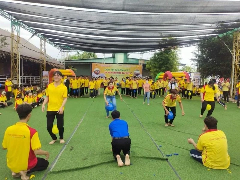 Thông Báo Về Việc Tổ Chức Chương Trình Chào Đón Tân Sinh Viên 2024 Chủ Đề Tự Hào Sinh Viên Đại Việt