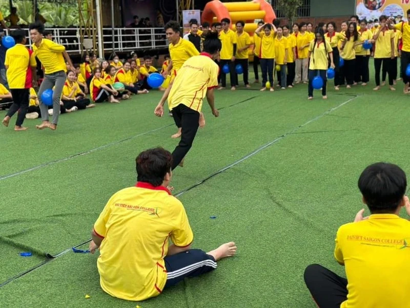 Thông Báo Về Việc Tổ Chức Chương Trình Chào Đón Tân Sinh Viên 2024 Chủ Đề Tự Hào Sinh Viên Đại Việt