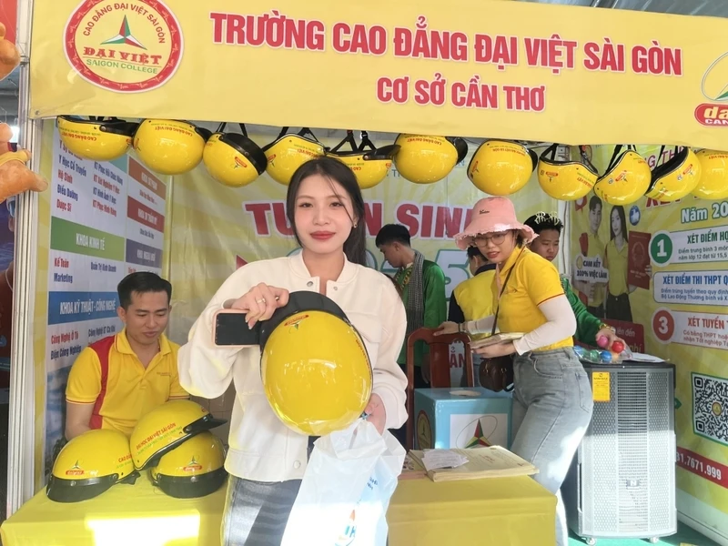 Trường Cao Đẳng Đại Việt Sài Gòn Cơ Sở Cần Thơ Tại Ngày Hội Tuyển Sinh Đại Học Cần Thơ