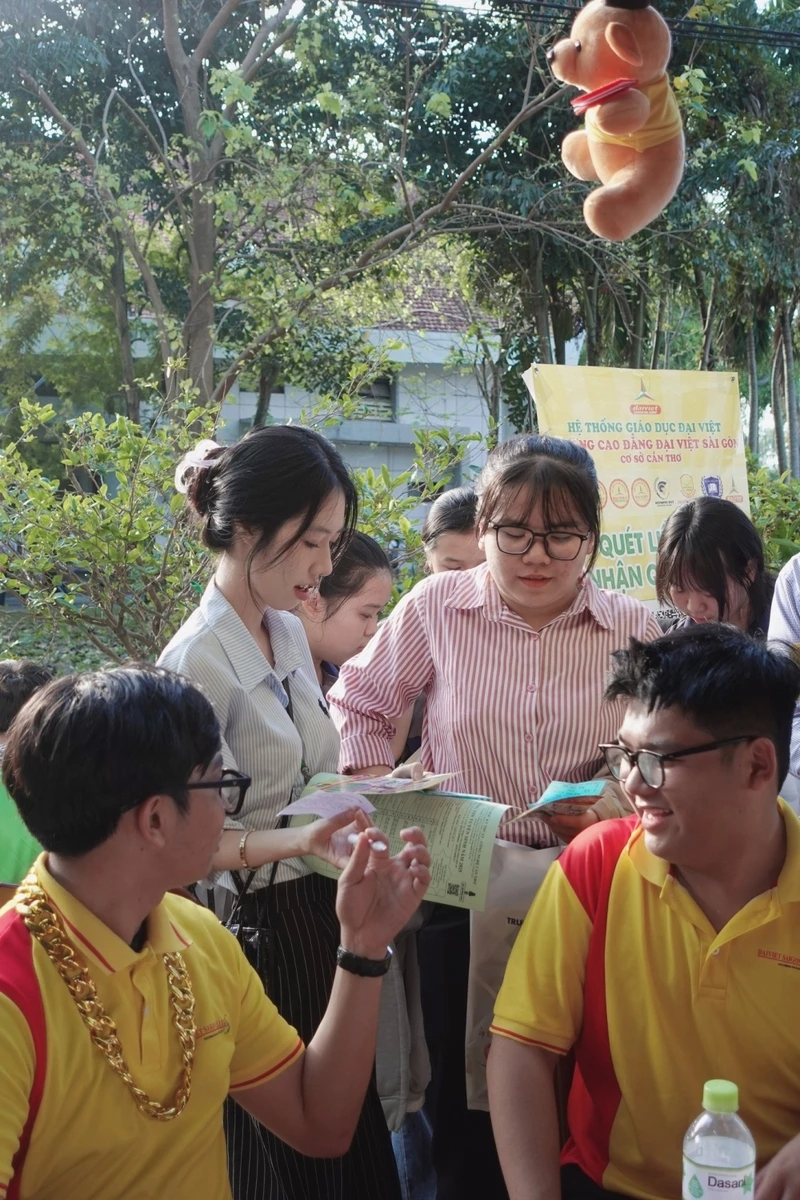 Trường Cao Đẳng Đại Việt Sài Gòn Cơ Sở Cần Thơ Tại Ngày Hội Tuyển Sinh Đại Học Cần Thơ