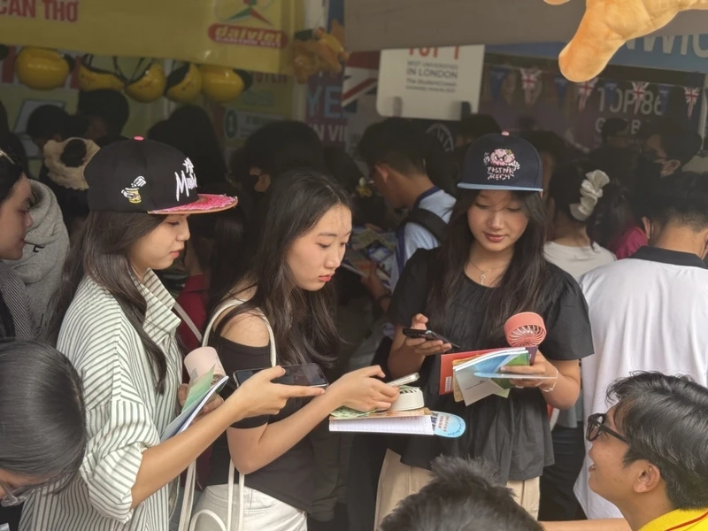 Trường Cao Đẳng Đại Việt Sài Gòn Cơ Sở Cần Thơ Tại Ngày Hội Tuyển Sinh Đại Học Cần Thơ