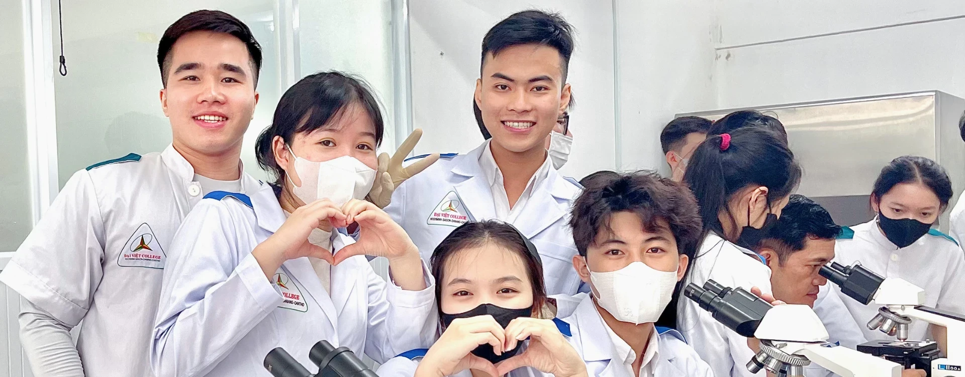 Cơ hội nghề nghiệp sinh viên Khoa kinh tế ngoại ngữ du lịch