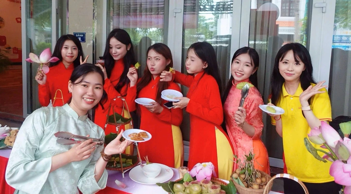 BUFFET BÁNH DÂN GIAN CHÀO ĐÓN TÂN SINH VIÊN K26 – KHỞI ĐẦU NGỌT NGÀO, GẮN KẾT YÊU THƯƠNG