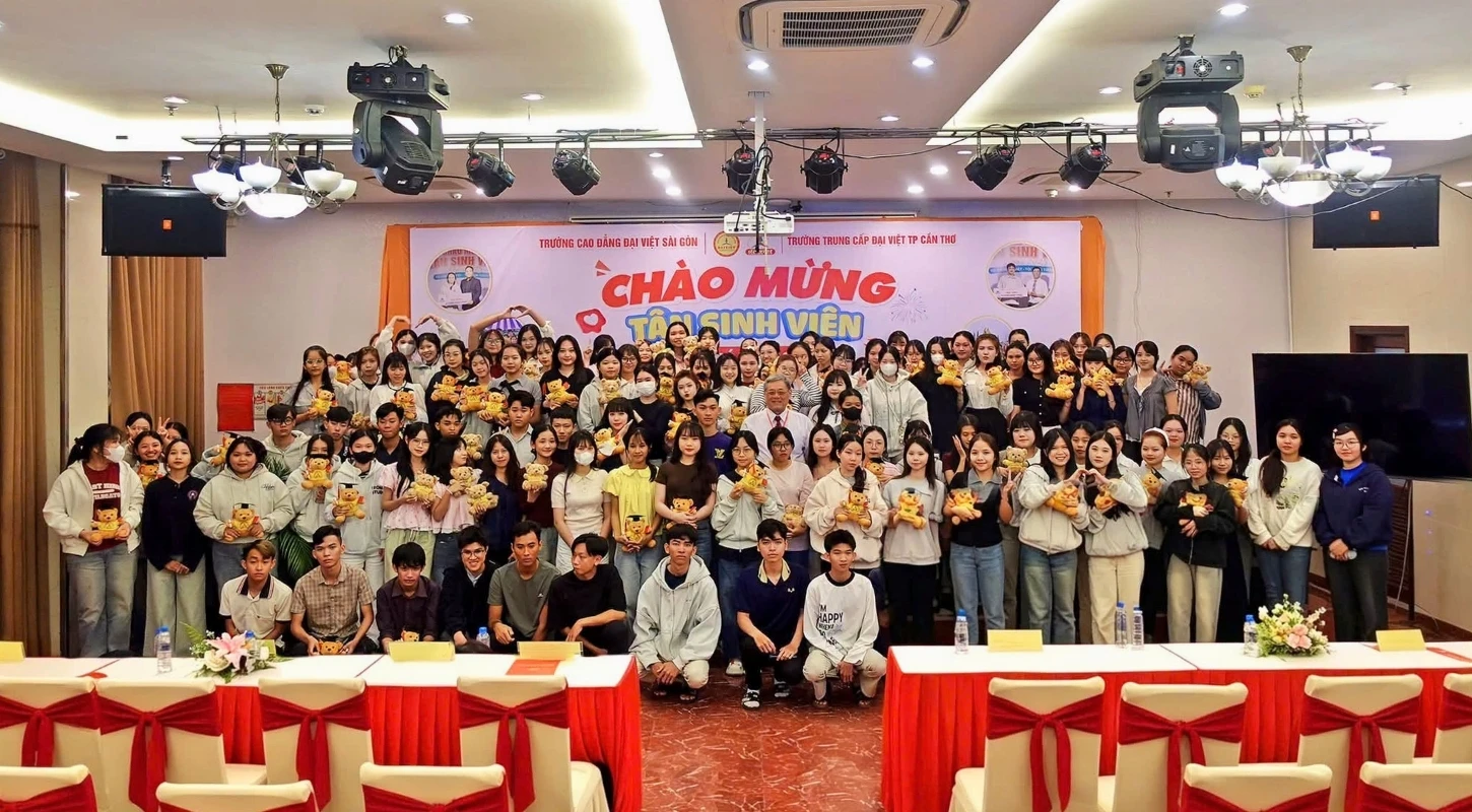 CHÀO MỪNG TÂN SINH VIÊN K26 ĐẾN VỚI ĐẠI VIỆT CẦN THƠ!