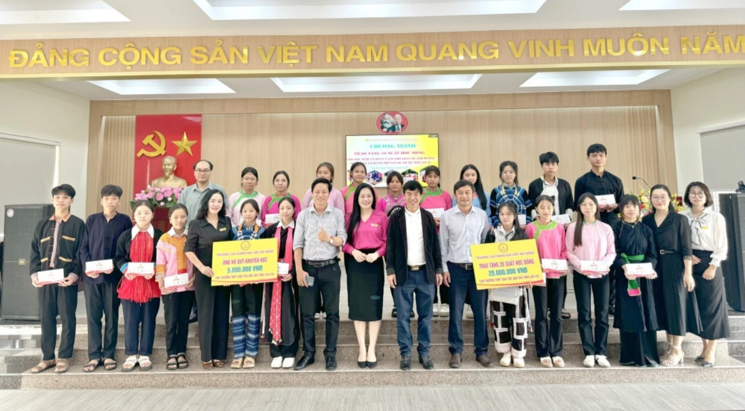 Cùng Đại Việt Lên Chuyến Xe Yêu Thương Đến Lào Cai – Lan Tỏa Tinh Thần Thiện Nguyện