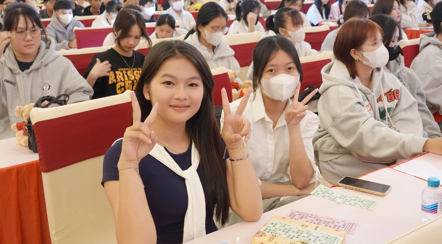 Đại Việt Cần Thơ Chào Đón Gần 450 Tân Sinh Viên Đợt 4 Khóa 2025