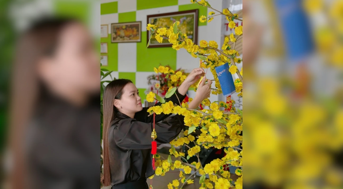 ĐẠI VIỆT CẦN THƠ RỘN RÀNG KHÔNG KHÍ TẾT