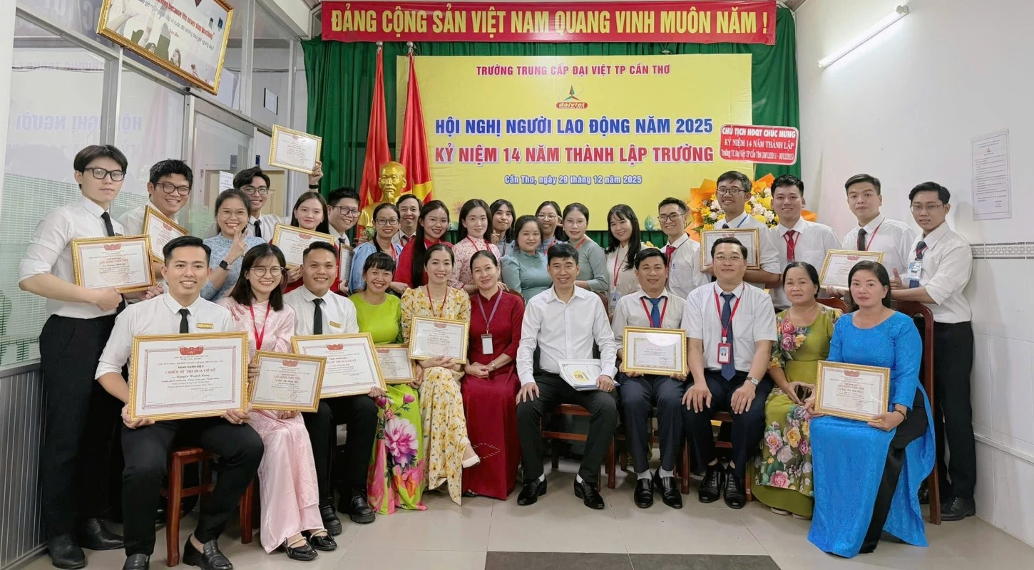 ĐẠI VIỆT CẦN THƠ TỔ CHỨC HỘI NGHỊ NGƯỜI LAO ĐỘNG & KỶ NIỆM 14 NĂM THÀNH LẬP TRƯỜNG