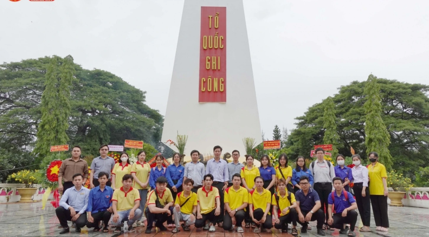 Đại Việt Cần Thơ Tri Ân Mẹ Việt Nam Anh Hùng, Cựu Tnxp Và Viếng Nghĩa Trang Liệt Sĩ 27/7