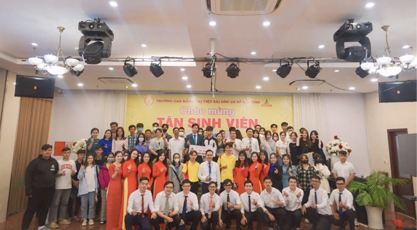 Đại Việt Cần Thơ Tưng Bừng Khai Giảng Đợt 2 – Chào Đón Năm Học Mới Đầy Hứng Khởi