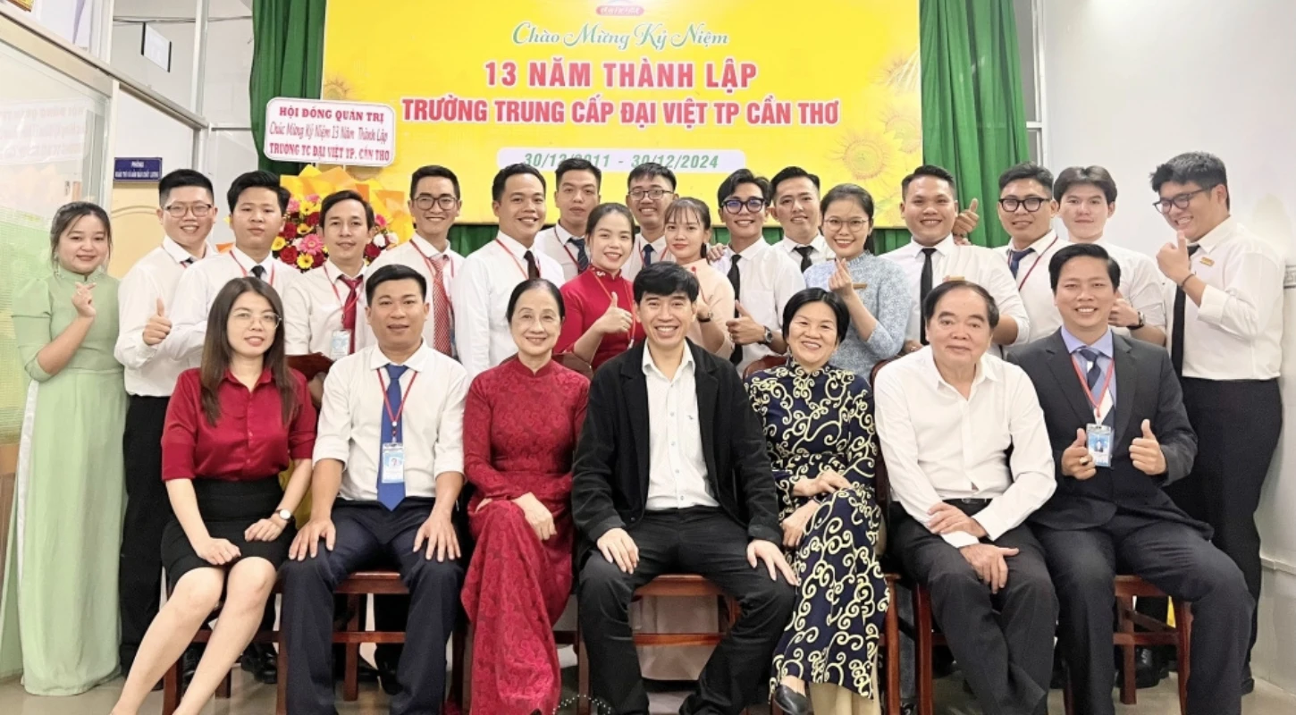 Kỷ Niệm 13 Năm Thành Lập Trường Cao Đẳng Đại Việt Sài Gòn Cơ Sở Cần Thơ