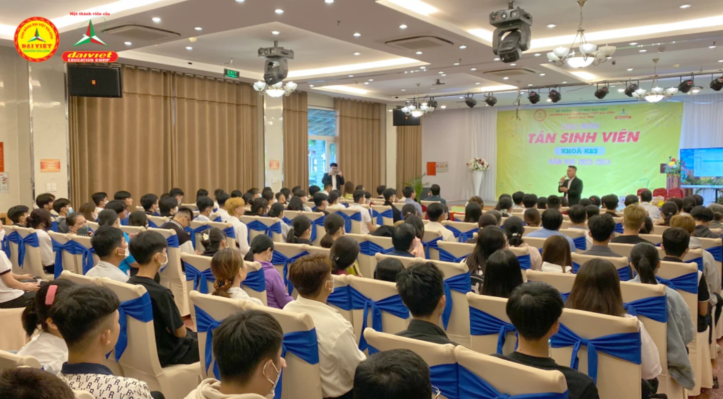 Rộn Ràng Không Khí Khai Giảng Của Tân Sinh Viên Trường Cao Đẳng Đại Việt Sài Gòn Cơ Sở Cần Thơ