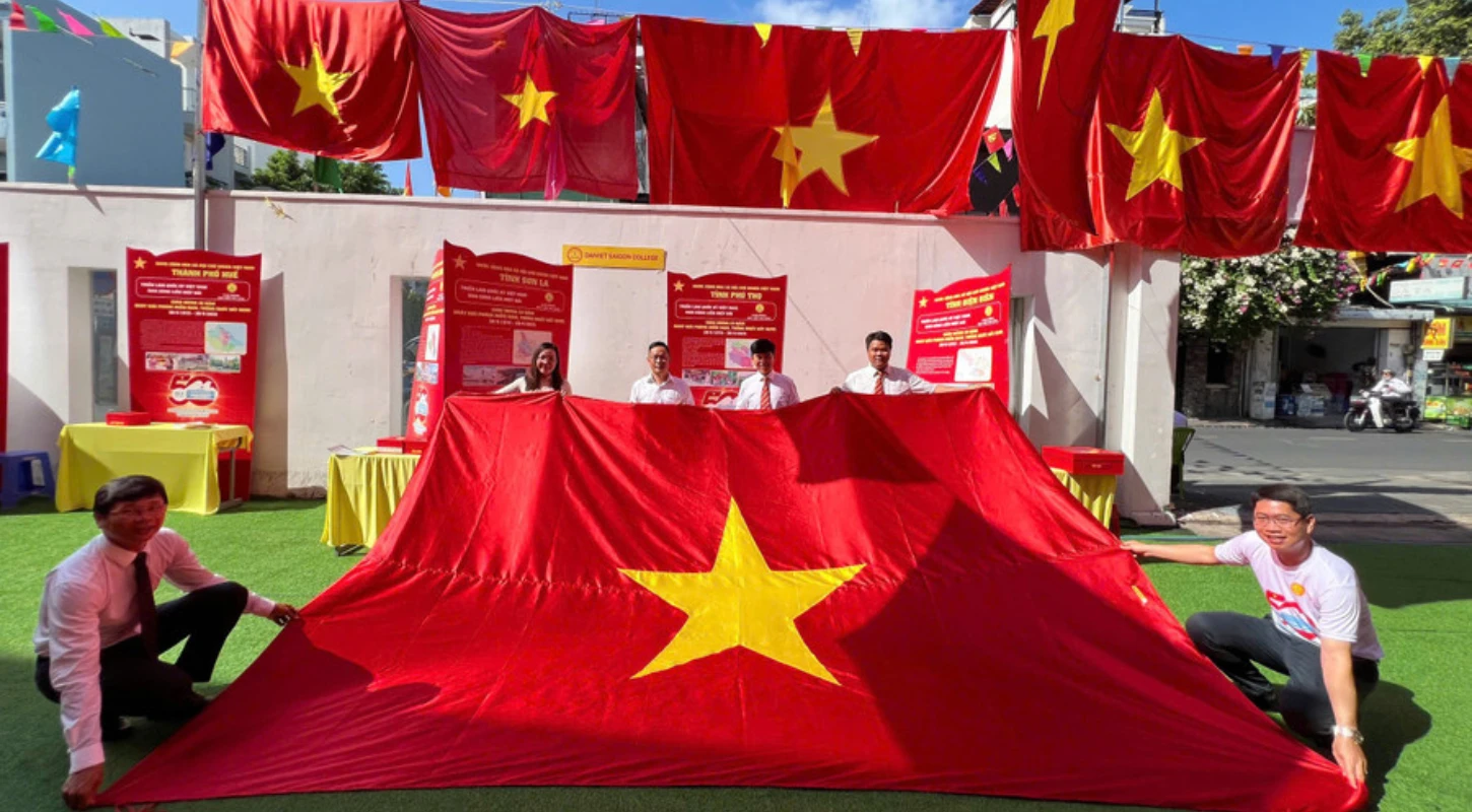 Triển Lãm “Không Gian Văn Hoá Hồ Chí Minh” & “Quốc Kỳ Việt Nam” Khép Lại Với Nhiều Dấu Ấn