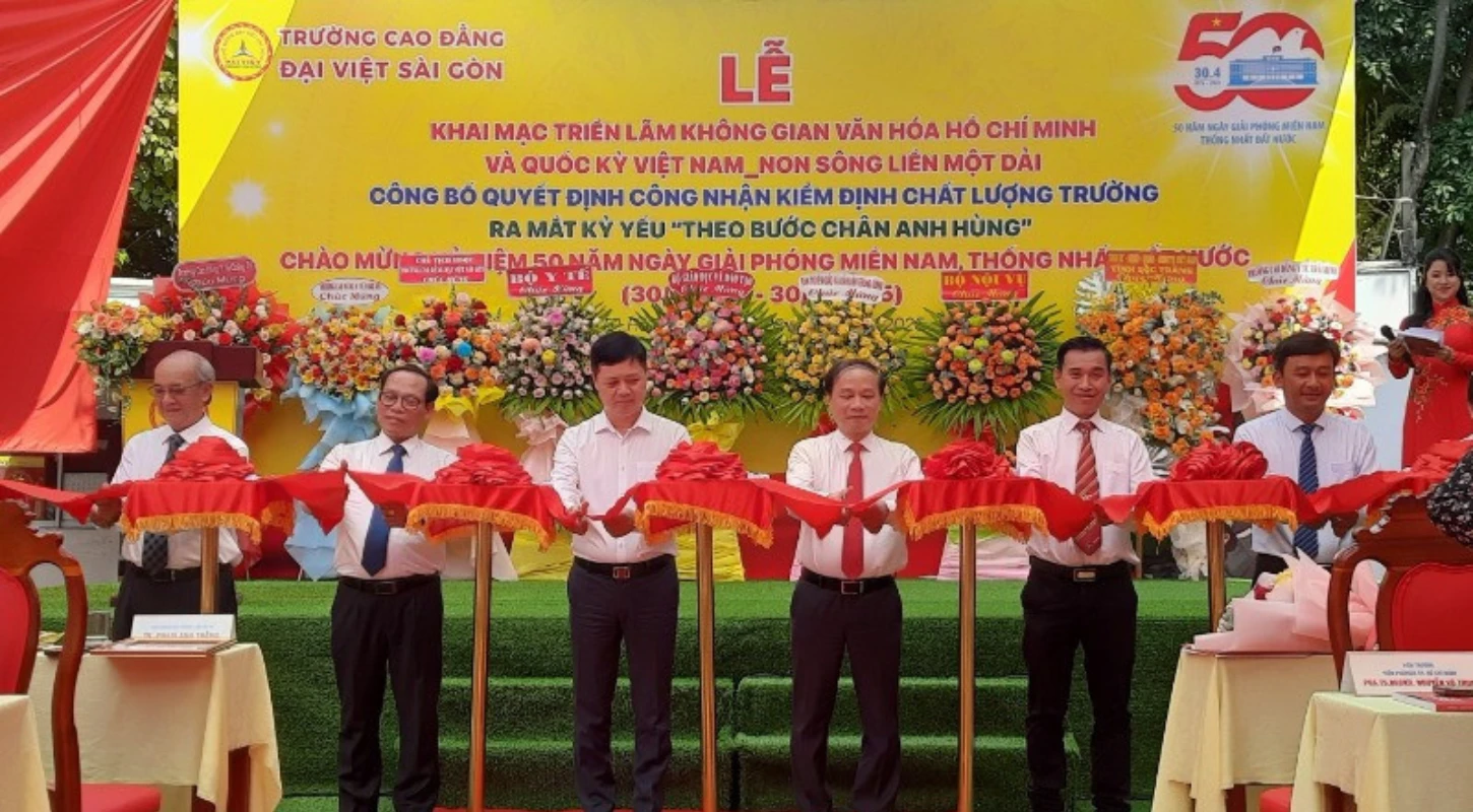 Triển Lãm “Quốc Kỳ Việt Nam - Non Sông Liền Một Dải” - Dấu Ấn Tự Hào Dân Tộc