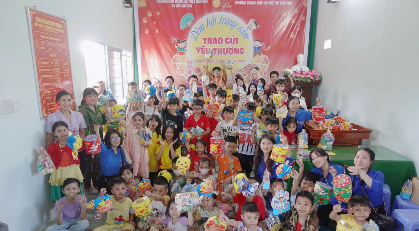 Trung Thu Yêu Thương – Đại Việt Cần Thơ Sẻ Chia Và Kết Nối