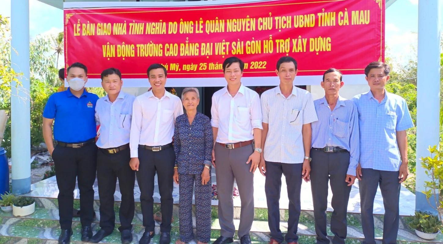 Trường Cao Đẳng Đại Việt Sài Gòn Trao 2 Nhà Tình Nghĩa Cho 2 Hộ Dân Tại Xã Phú Mỹ, Huyện Phú Tân, Tỉnh Cà Mau