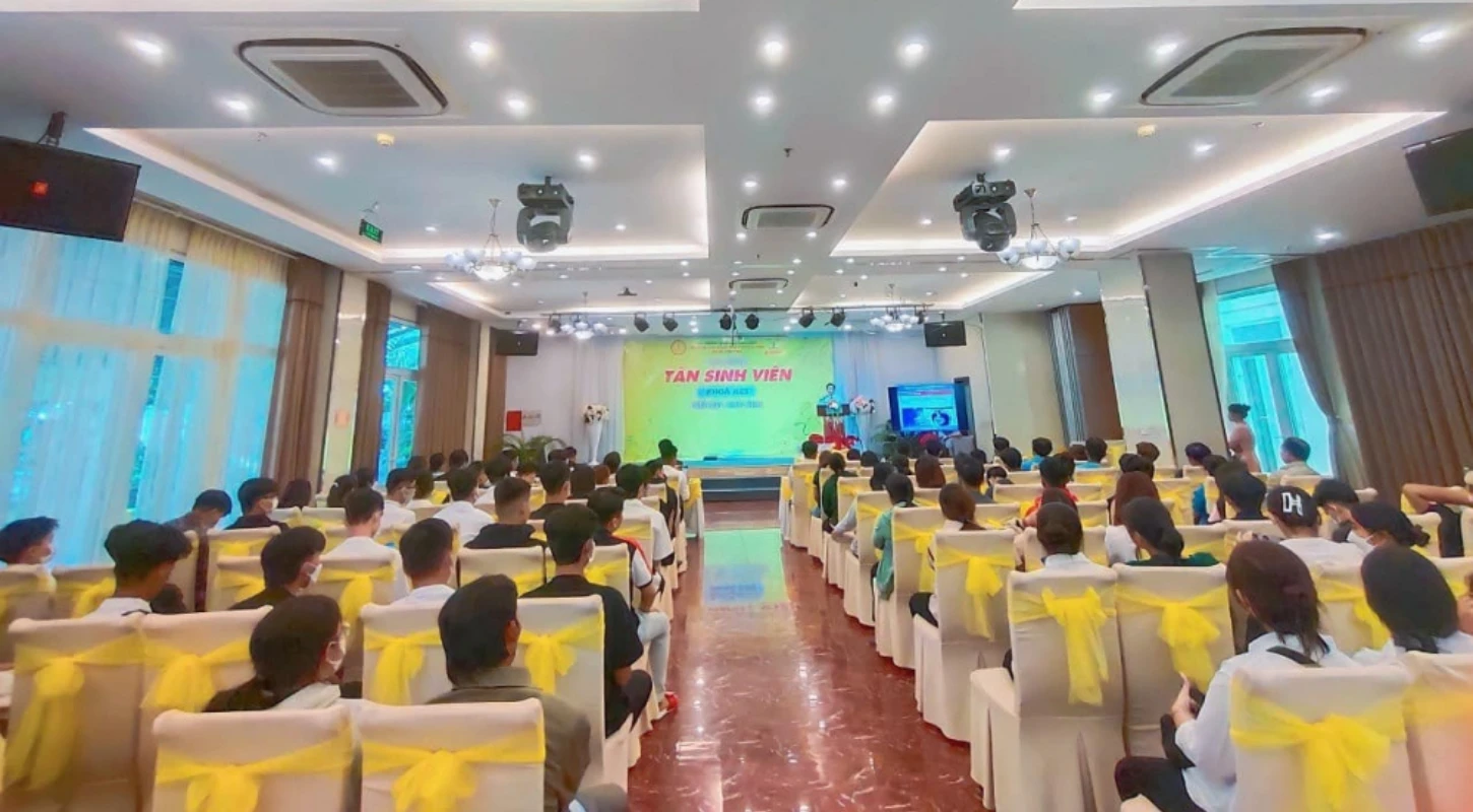 Trường Cao Đẳng Đại Việt Tp Cần Thơ Tổ Chức Chương Trinh Khai Giảng Cho Sinh Viên Nhập Học Đợt 1 Năm Học 2023 - 2024