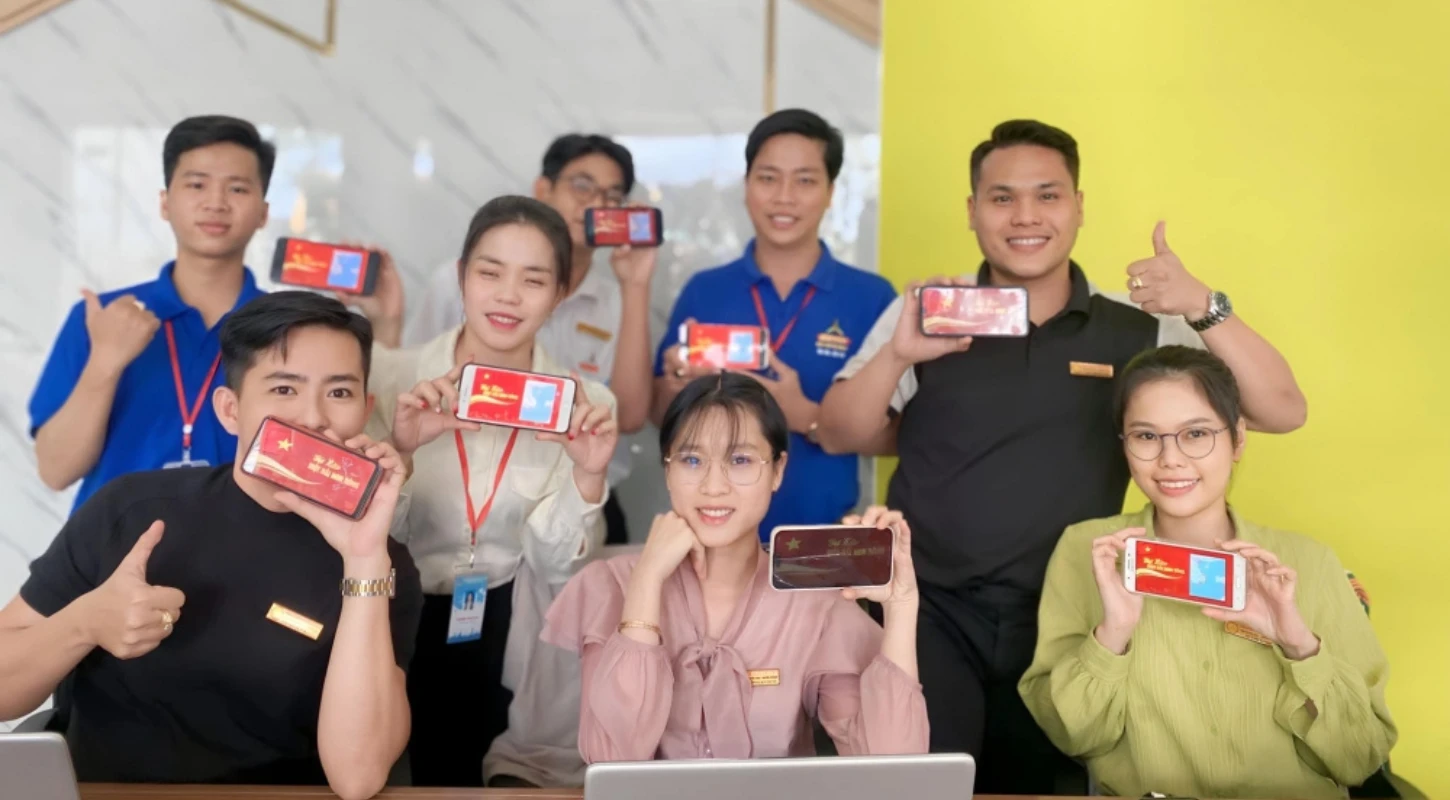 Tự Hào Non Sông Việt Nam - Đại Việt Cần Thơ Lan Toả Tình Yêu Với Hình Dáng Tổ Quốc