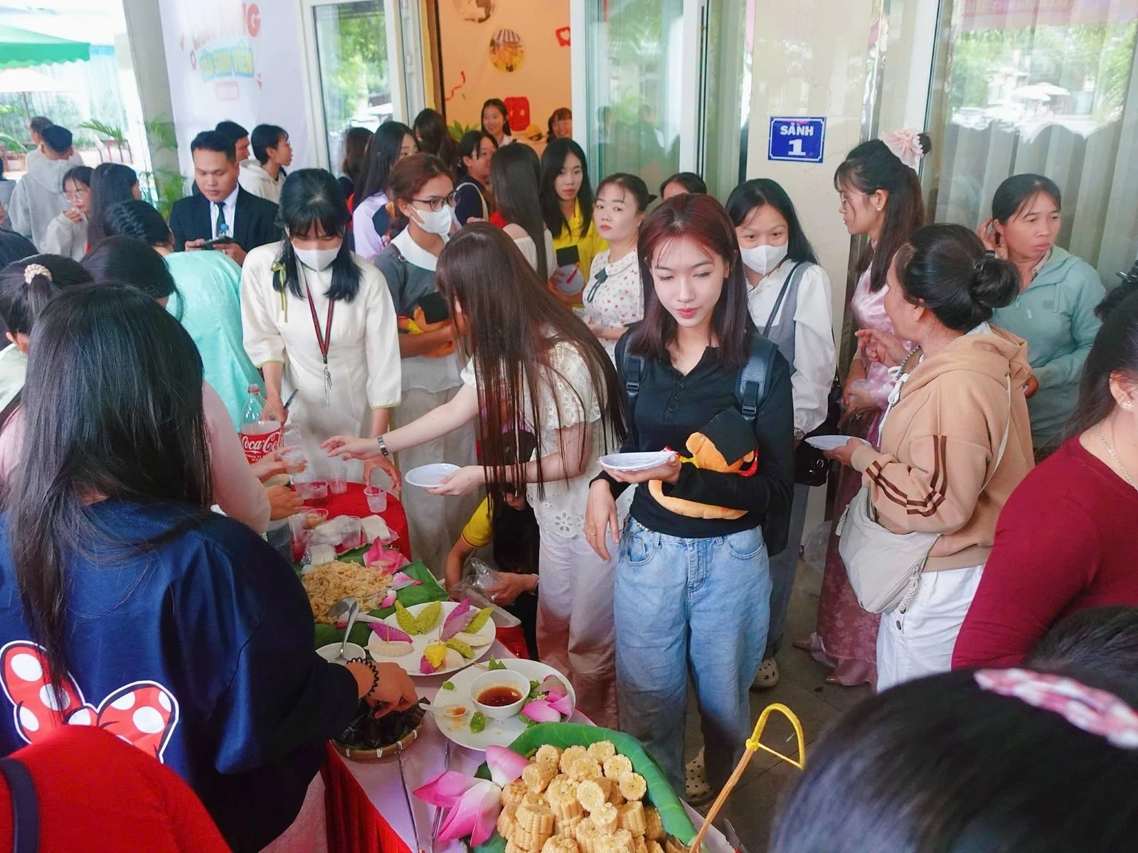 BUFFET BÁNH DÂN GIAN CHÀO ĐÓN TÂN SINH VIÊN K26 – KHỞI ĐẦU NGỌT NGÀO, GẮN KẾT YÊU THƯƠNG