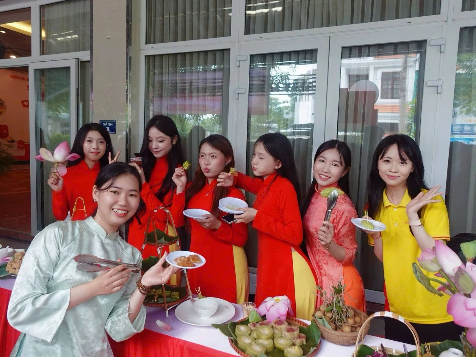 BUFFET BÁNH DÂN GIAN CHÀO ĐÓN TÂN SINH VIÊN K26 – KHỞI ĐẦU NGỌT NGÀO, GẮN KẾT YÊU THƯƠNG