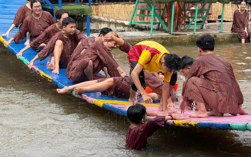 Đại Việt Cần Thơ háo hức chào đón Tân sinh viên Khóa 2025