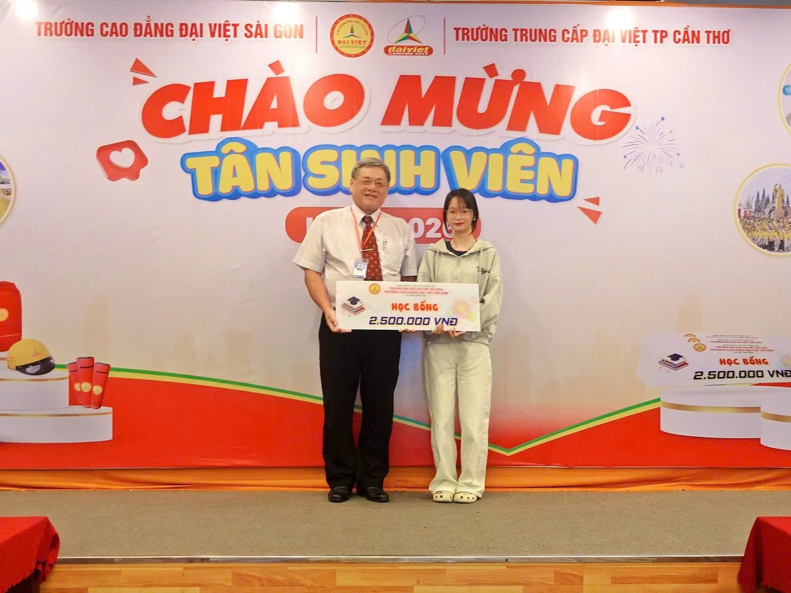 CHÀO MỪNG TÂN SINH VIÊN K26 ĐẾN VỚI ĐẠI VIỆT CẦN THƠ!