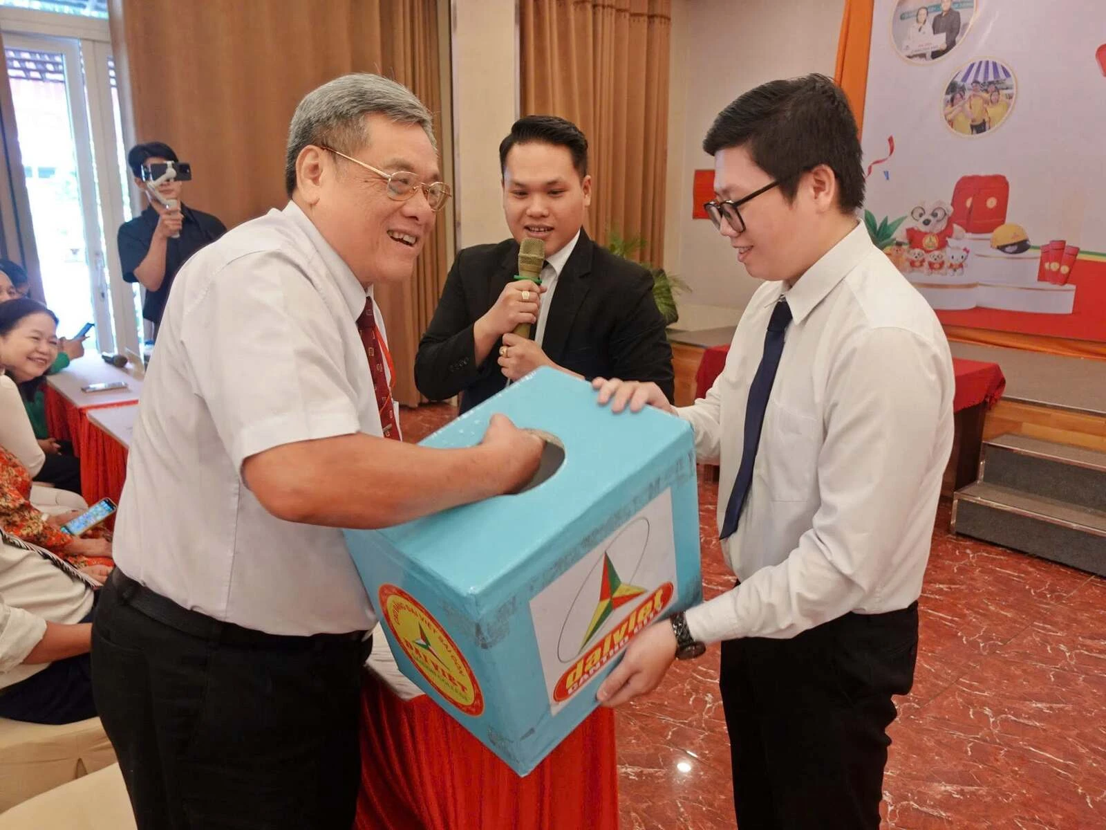 CHÀO MỪNG TÂN SINH VIÊN K26 – KHỞI ĐẦU HÀNH TRÌNH MỚI TẠI ĐẠI VIỆT CẦN THƠ