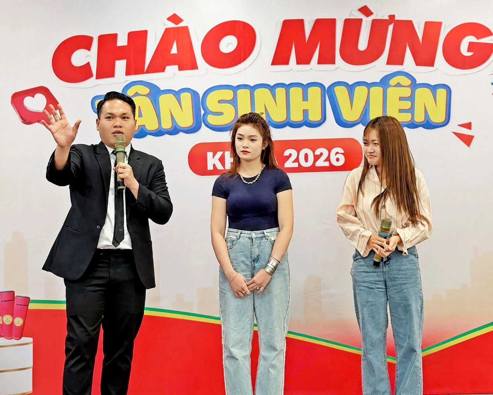 CHÀO MỪNG TÂN SINH VIÊN K26 – KHỞI ĐẦU HÀNH TRÌNH MỚI TẠI ĐẠI VIỆT CẦN THƠ