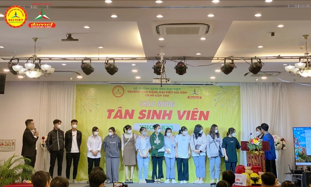 Chương Trình Khai Giảng Chào Đón Tân Sinh Viên Nhập Học Đợt 2 Năm 2023 - 2024