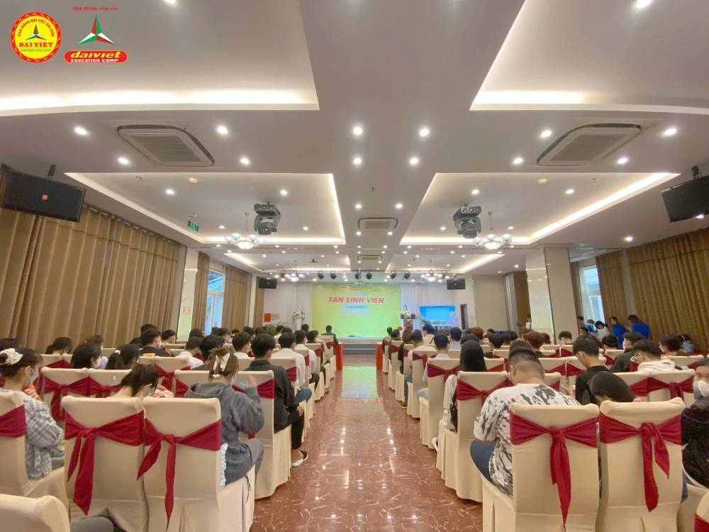 Chương Trình Khai Giảng Chào Đón Tân Sinh Viên Nhập Học Đợt 2 Năm 2023 - 2024