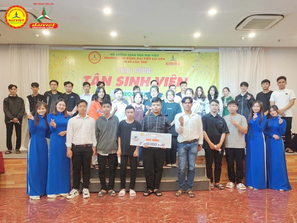 Chương Trình Khai Giảng Chào Đón Tân Sinh Viên Nhập Học Đợt 2 Năm 2023 - 2024