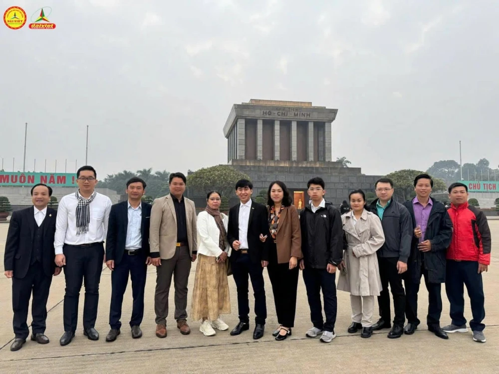 Chuyến Tham Quan Ý Nghĩa Tại Lăng Chủ Tịch Hồ Chí Minh – Đại Việt Cần Thơ