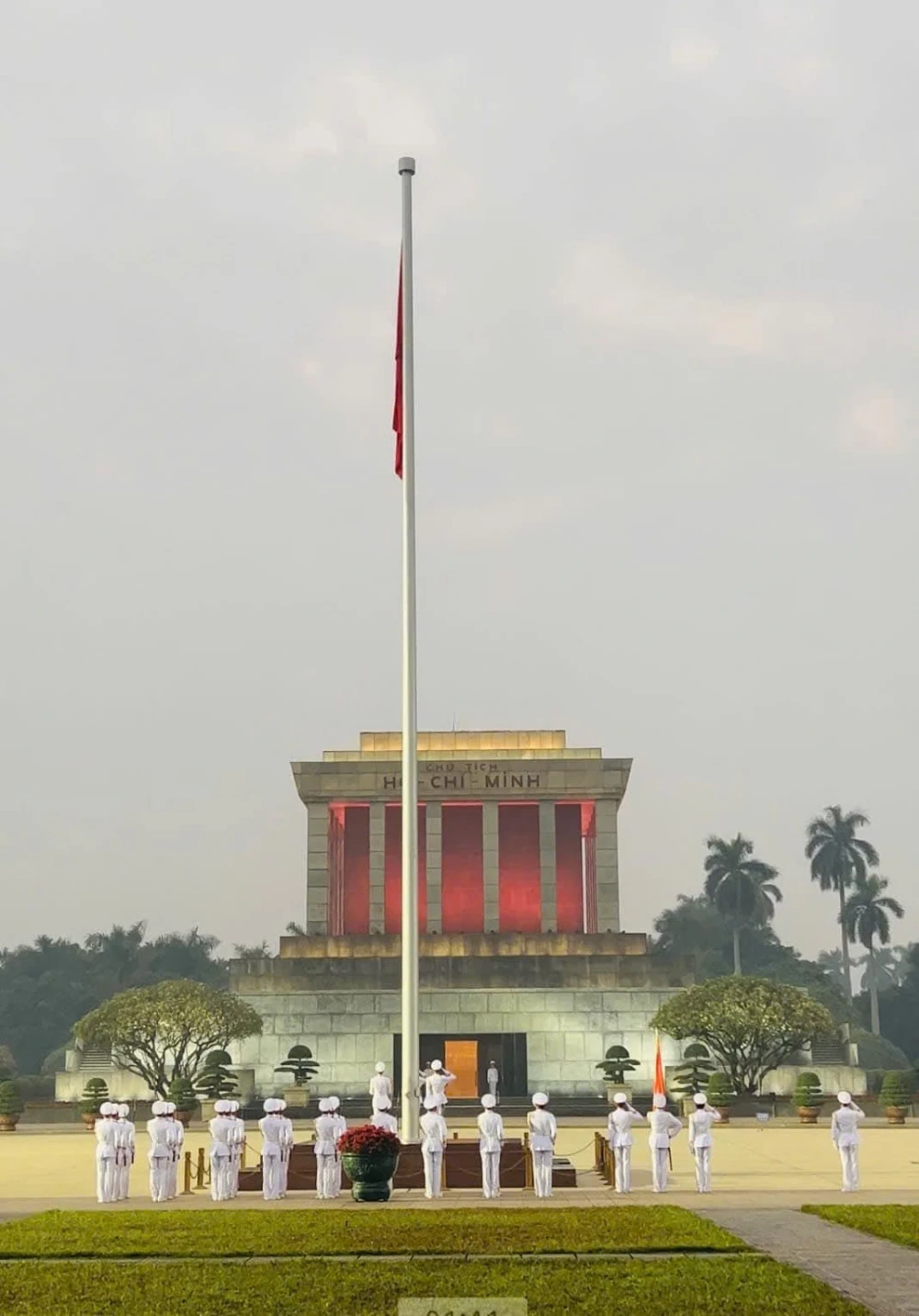 Chuyến Tham Quan Ý Nghĩa Tại Lăng Chủ Tịch Hồ Chí Minh – Đại Việt Cần Thơ