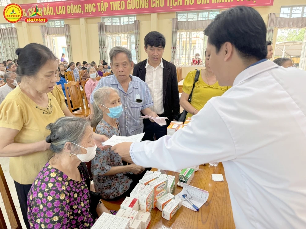 Cùng Đại Việt Trao Yêu Thương, Gửi Nụ Cười