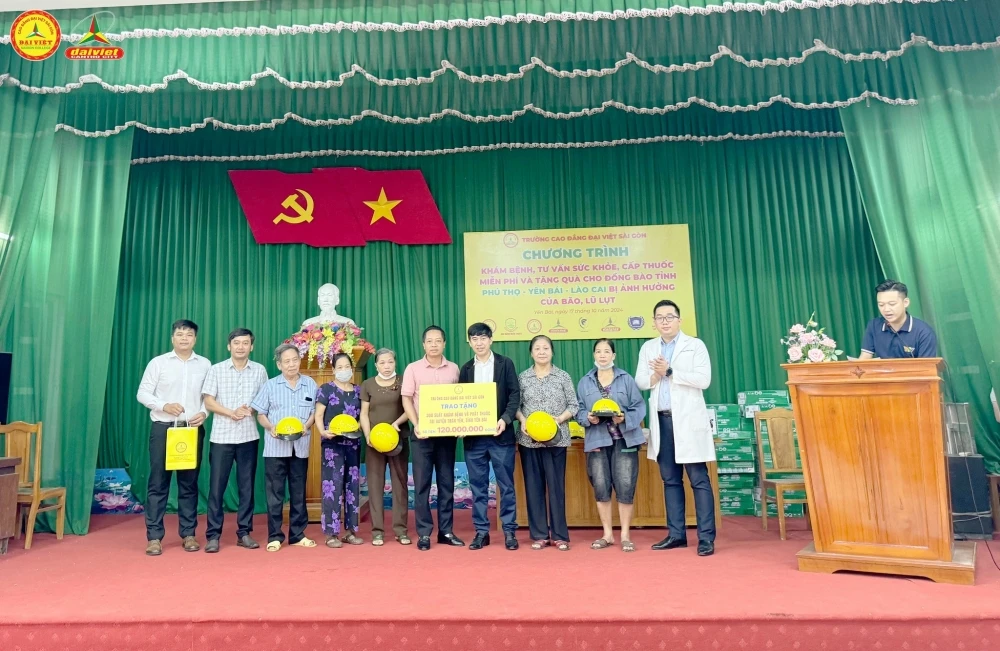 Cùng Đại Việt Trao Yêu Thương, Gửi Nụ Cười