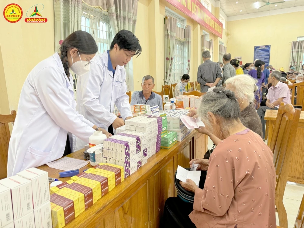 Cùng Đại Việt Trao Yêu Thương, Gửi Nụ Cười