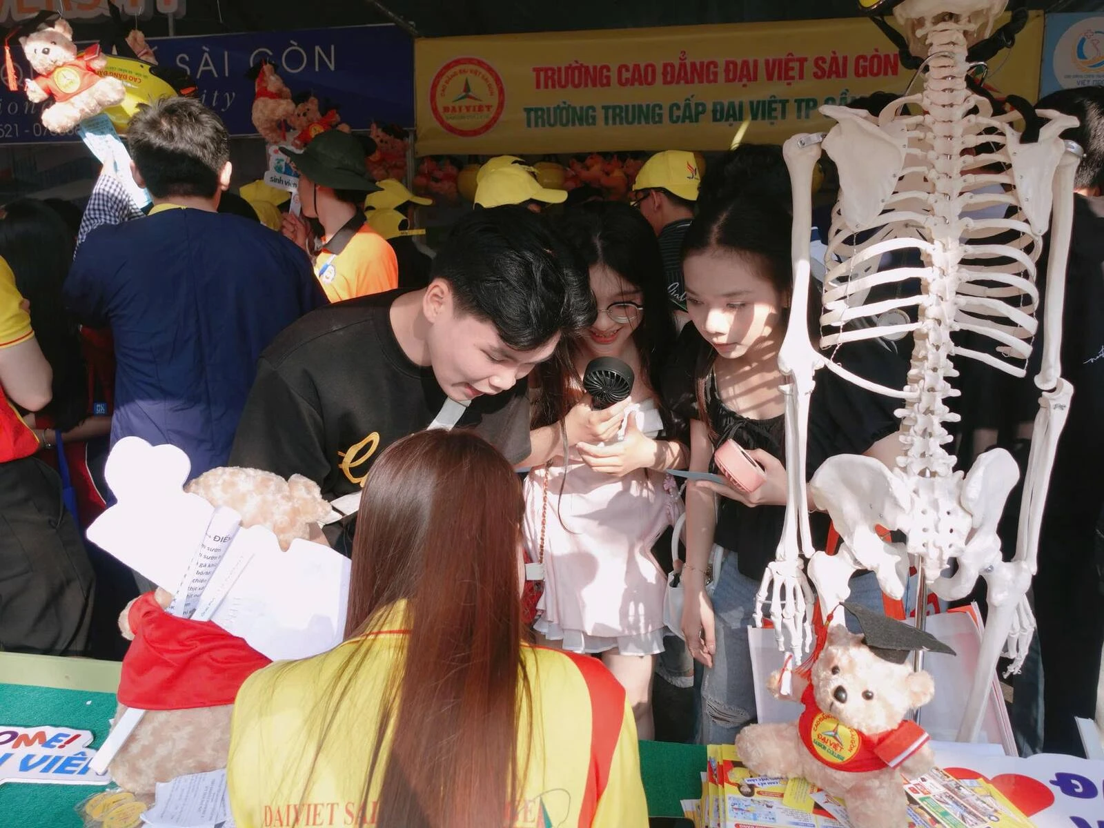 ĐẠI VIỆT CẦN THƠ BÙNG NỔ NGÀY HỘI TUYỂN SINH TƯ VẤN HƯỚNG NGHIỆP 2026 TẠI ĐẠI HỌC CẦN THƠ