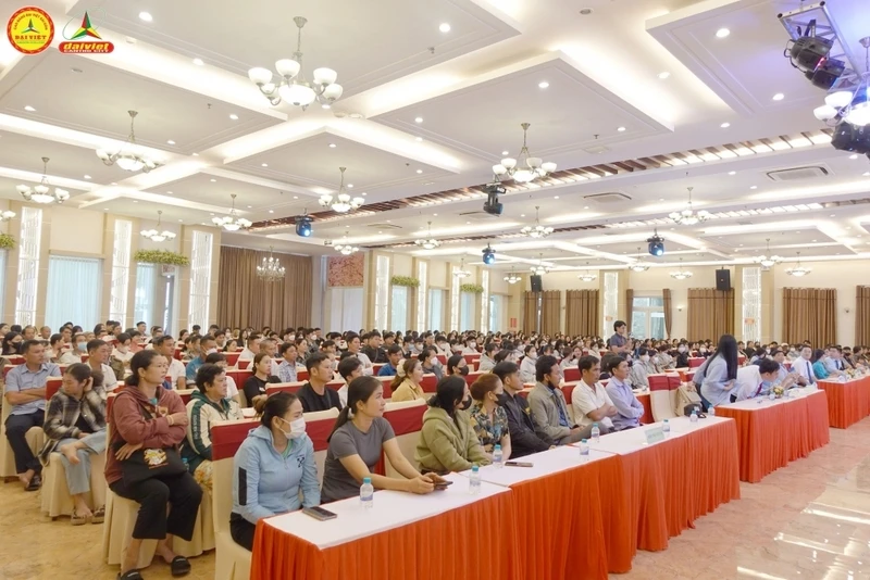 Đại Việt Cần Thơ Chào Đón Gần 450 Tân Sinh Viên Đợt 4 Khóa 2025