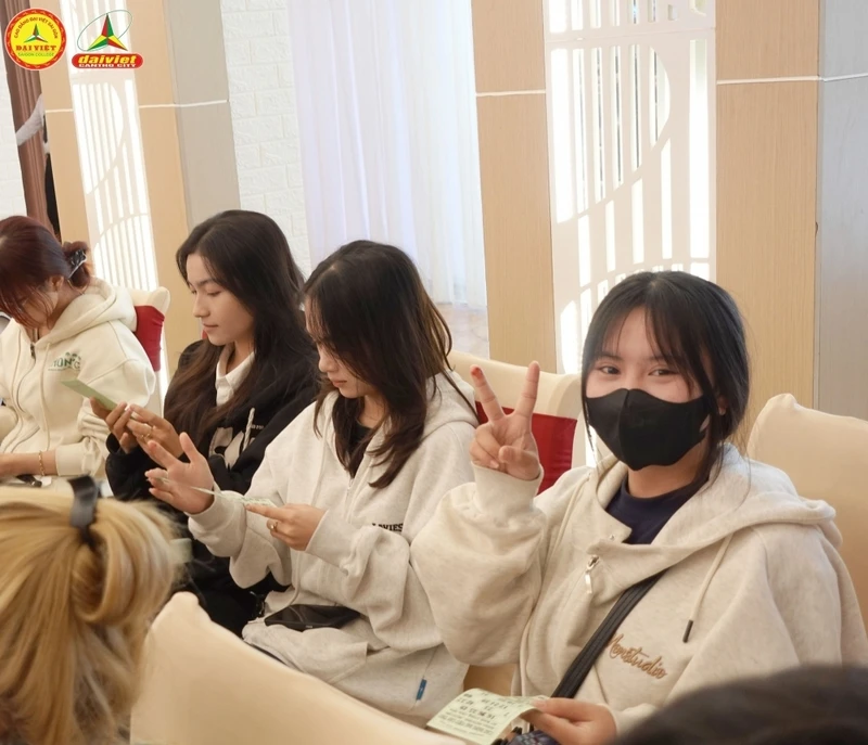 Đại Việt Cần Thơ Chào Đón Gần 450 Tân Sinh Viên Đợt 4 Khóa 2025