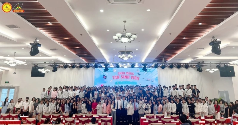 Đại Việt Cần Thơ Chào Đón Gần 450 Tân Sinh Viên Đợt 4 Khóa 2025