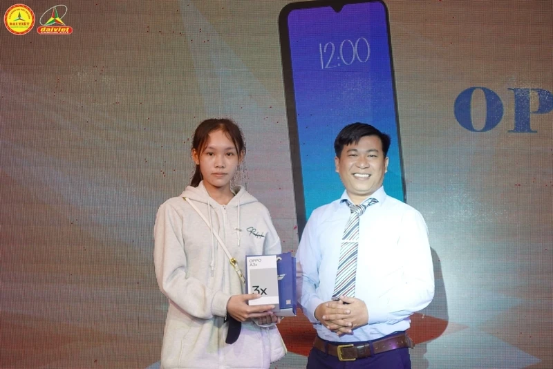 Đại Việt Cần Thơ Chào Đón Gần 450 Tân Sinh Viên Đợt 4 Khóa 2025