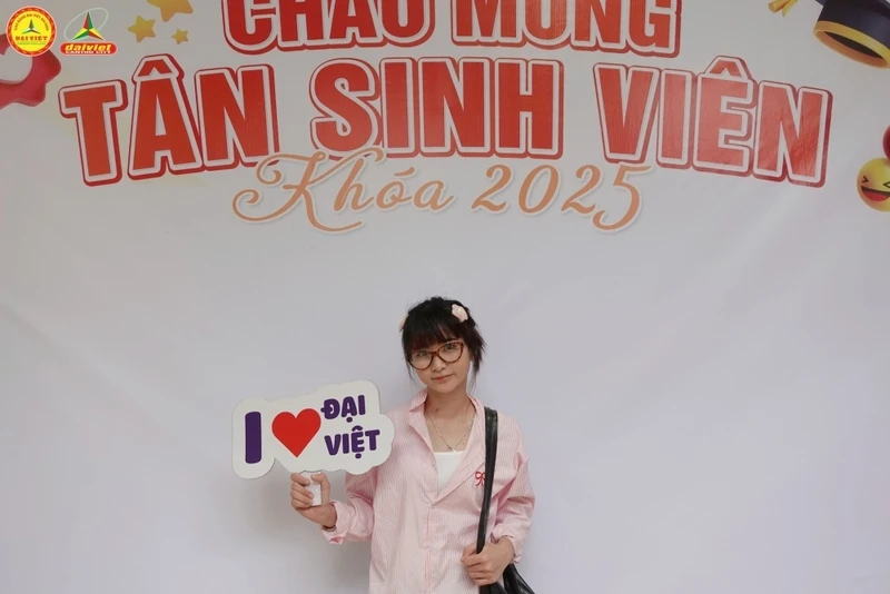 Đại Việt Cần Thơ Chào Đón Gần 450 Tân Sinh Viên Đợt 4 Khóa 2025