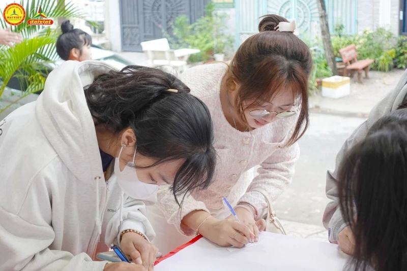 Đại Việt Cần Thơ Chào Đón Gần 450 Tân Sinh Viên Đợt 4 Khóa 2025